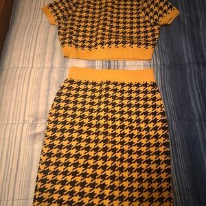 Stylish Houndstooth Skirt in Black and Yellow